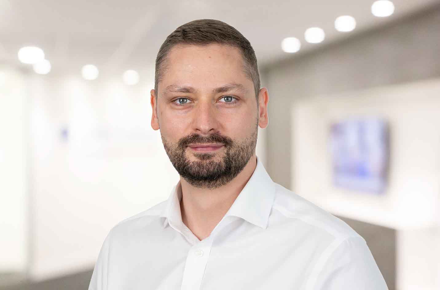 Alexei Zuyev, Lawyer, Senior Associate, Employment, DMH Stallard