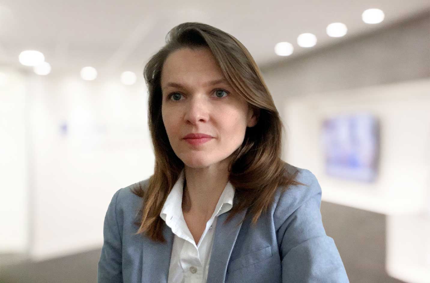 Catalina Lowe, Lawyer, Senior Associate, Private Client, DMH Stallard
