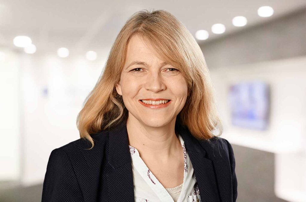 Julie Keating, Lawyer, Consultant Solicitor, Real Estate, DMH Stallard