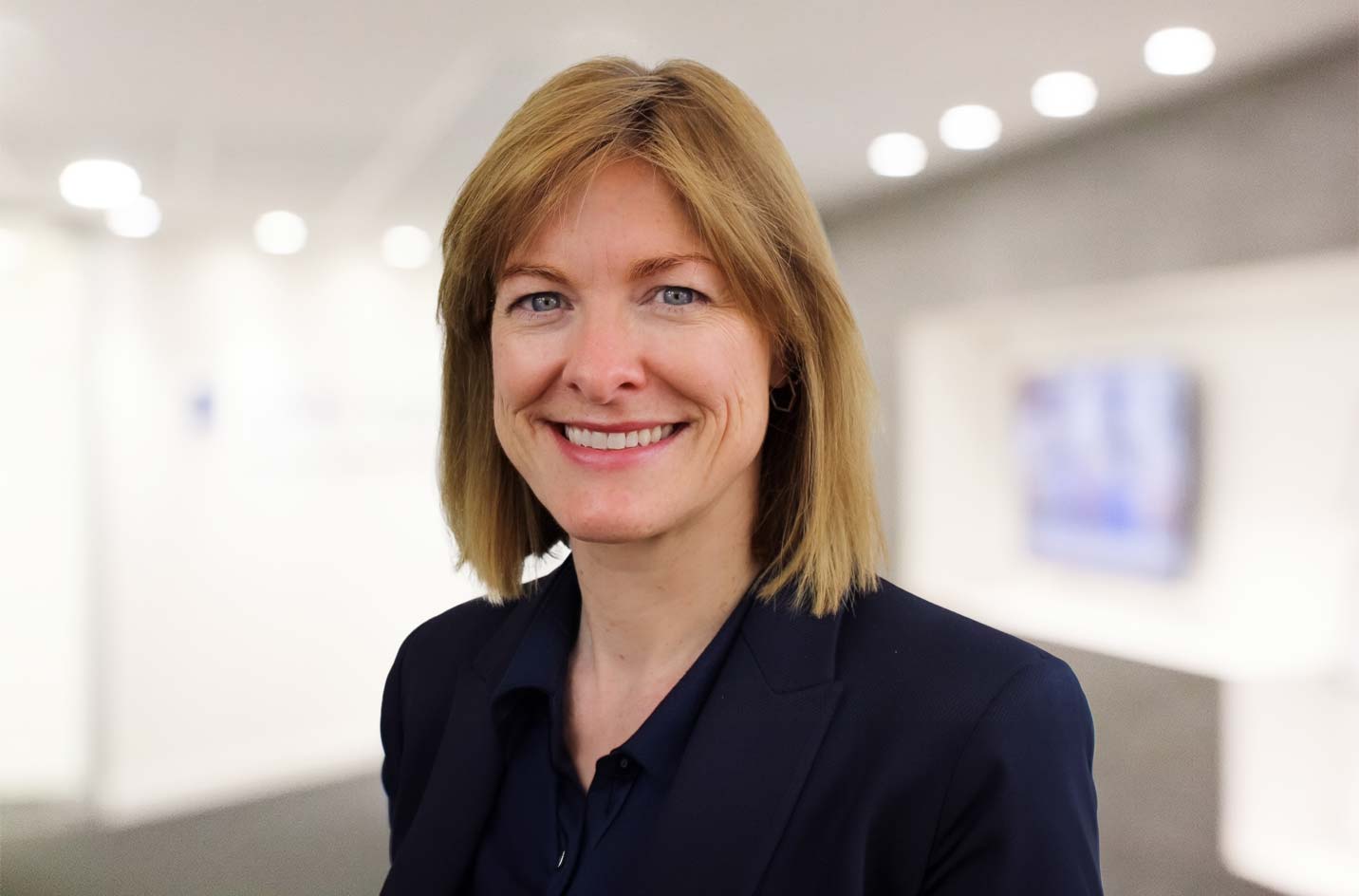 Sinead Dowley, Lawyer, Paralegal, Private Client, DMH Stallard