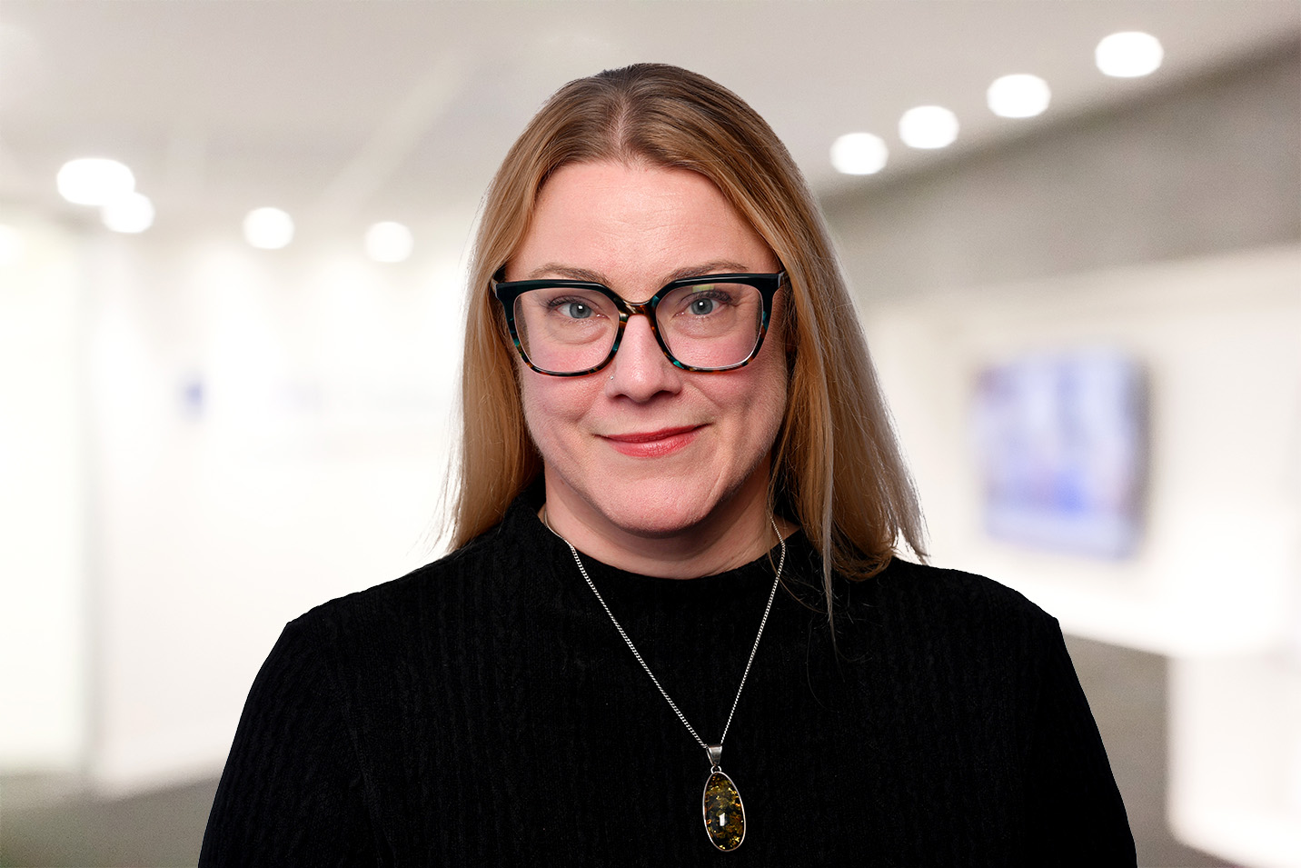 Samantha Smith, Lawyer, Licenced Conveyancer, Real Estate, DMH Stallard