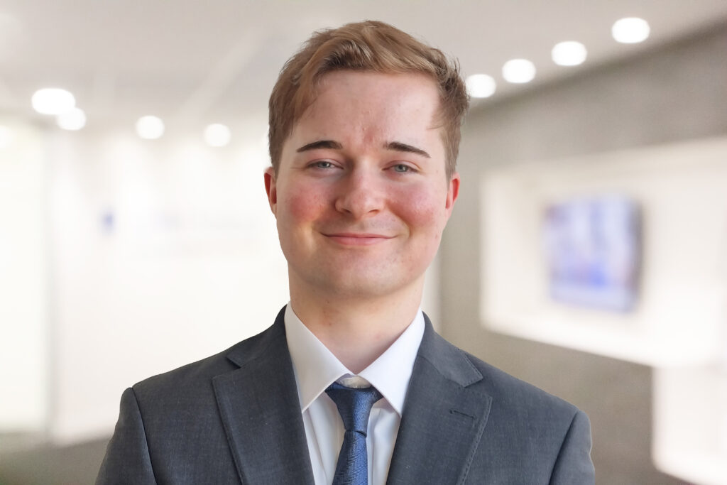 Oliver Hunt, Paralegal, Private Client, DMH Stallard LLP